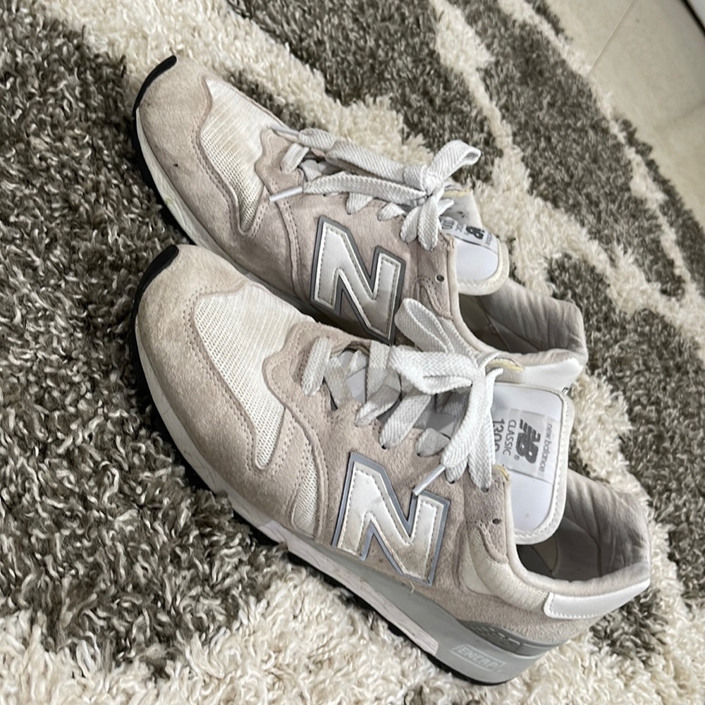 New Balance 1300 (Made in USA) Size US 10 mens White Grey